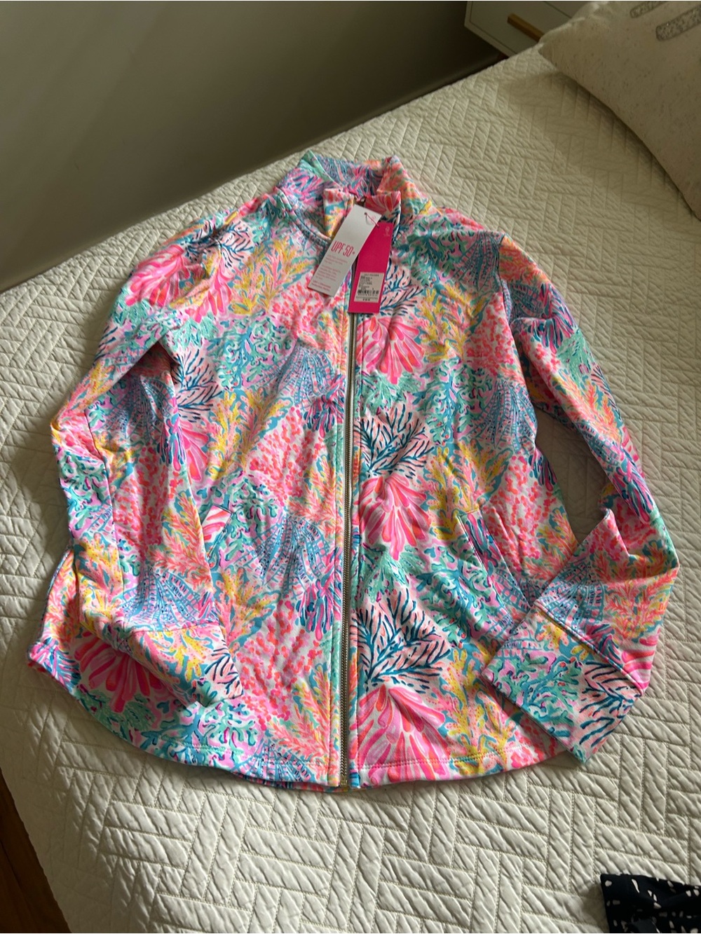 Lilly Pulitzer Leona UPF 50 Zip Up in Multi Splashdance. NWT. Size S